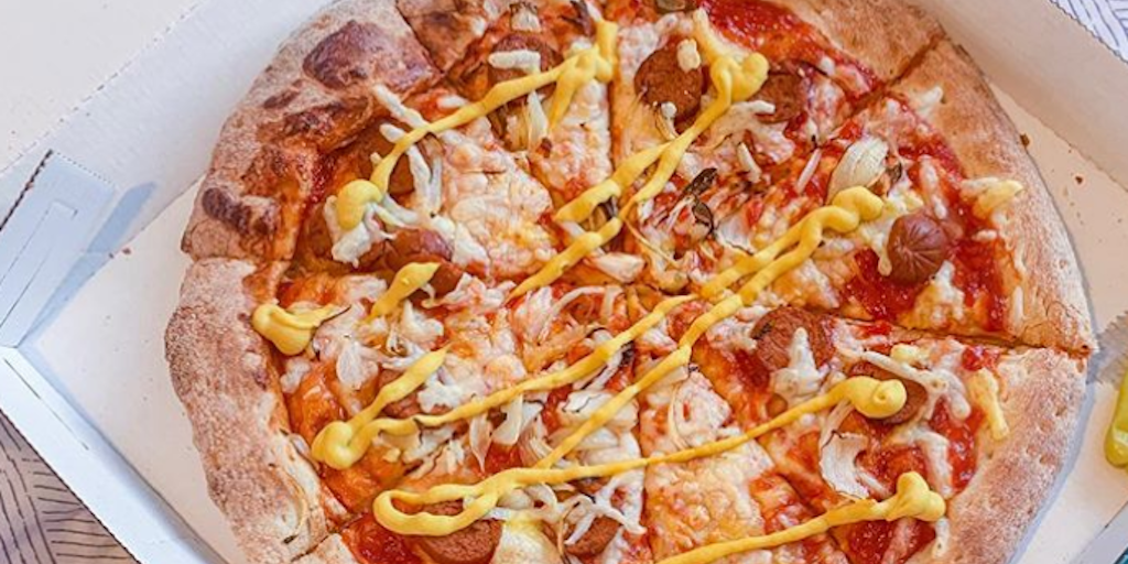 Papa John’s Has Launched A Vegan Cheesy Hot Dog Pizza, And People Are Loving It_TotallyVeganBuzz