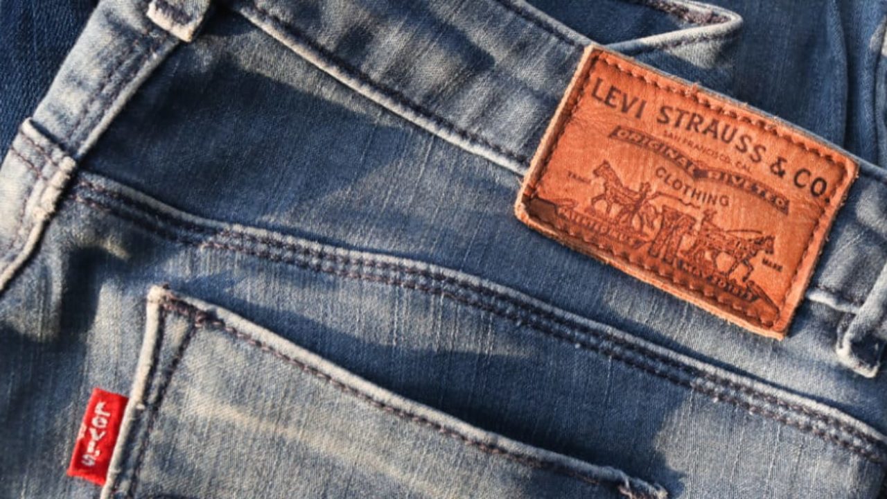 Dæmon håndtag build Activists give Levi's a 'dressing down' for its continued use of leather  patches | Totally Vegan Buzz